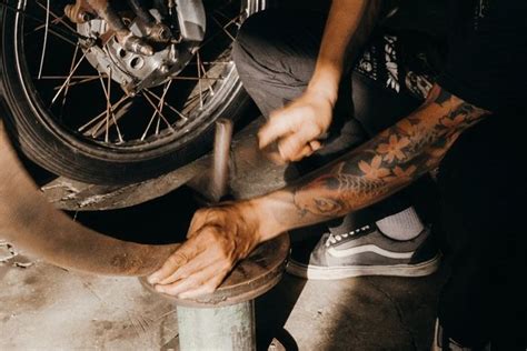 Bagi para pencinta motor custom siapa yang tak kenal dengan, lawless garage jakarta, bengkel modifikasi yang sudah malang melintang di dunia modifikasi sudah banyak mengeluarkan kendaraan custom yang ciamik. Sekepal Aspal Talk - Special Edition : Lawless Jakarta ...