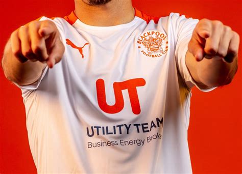 Altdaki tablo, diğer kulüplere karşı oynanan maç sonuçlarını ilan ediyor. Blackpool 2020-21 Puma Away Kit | 20/21 Kits | Football ...