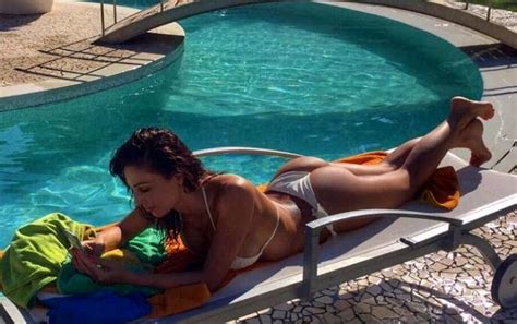 Un natale al sud è un film commedia diretto da federico marsicano; Anna Tatangelo attrice nel cinepanettone "Natale al Sud ...