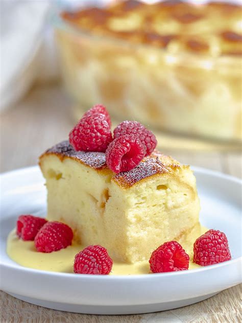 Recept voor tsatsiki saus, de griekse yoghurt dip met knoflook en komkommer. Recept Kastart Saus / Mama's Custard Sauce ~ http://www ...