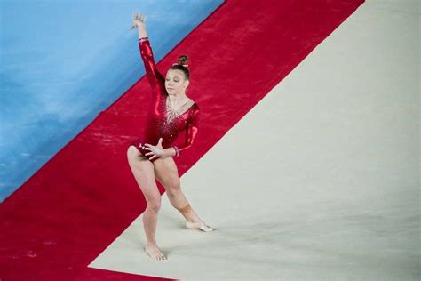 Jade carey (born may 27 in phoenix, az) is an elite american gymnast. Jade Carey(USA) | Gymnastics pictures, Usa gymnastics ...