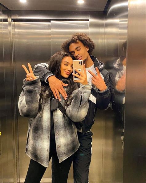 Ahora que por fin puede hablar con saki, naoya arregla las cosas, pero queda conseguir que ella y. Celina Kerr 🦋 on Instagram: "My peace 🏽💗 @zirkzee" in 2021 ...