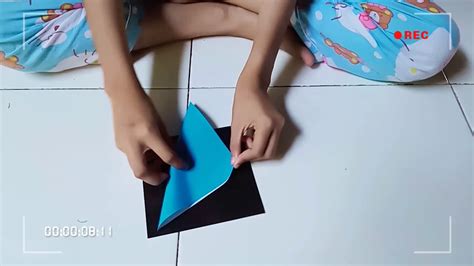 Nah, berikut adalah beberapa fungsi lampion terbang yang banyak digunakan di masa kini: Cara membuat bunga dari kertas origami - YouTube