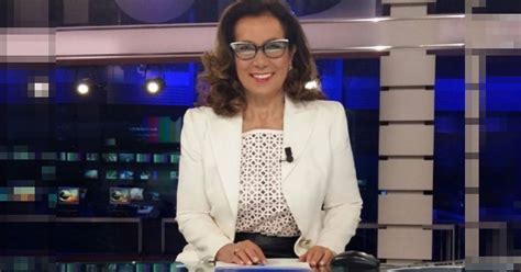 Cesara buonamici è entrata nella redazione della testata del tg5 sin dall'esordio, nel 1992, sotto la direzione di enrico mentana, e dal 2018, è ne è vice direttrice. La vediamo tutti i giorni al tg 5, ma sapete chi è il ...