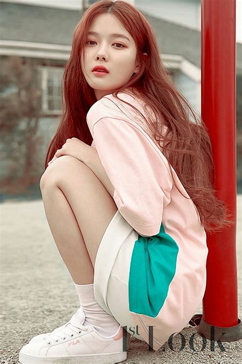 The best gifs for 김유정. 점점 여성스러워지는 김유정 최근 화보 : 네모판