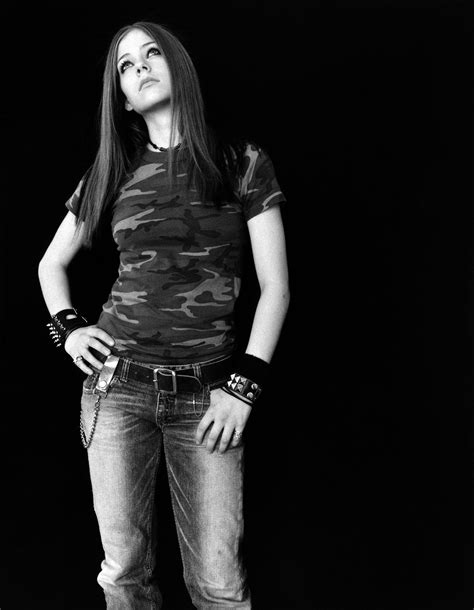 Скачай avril lavigne unwanted single 2002 и avril lavigne why single 2002. Avril Lavigne - Photoshoot #009: Chris Buck (2002 ...