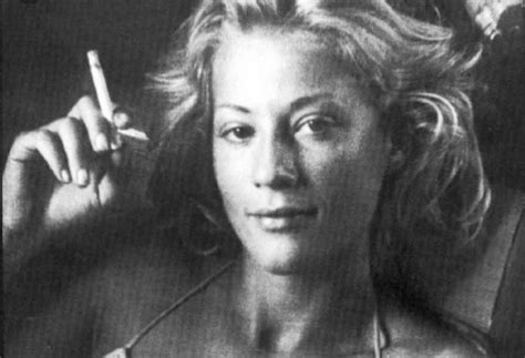 «με απειλούσε για τη ζωή μου». Ζωή Λάσκαρη: Συγκίνηση για τον ξαφνικό χαμό της - Πέθανε ...