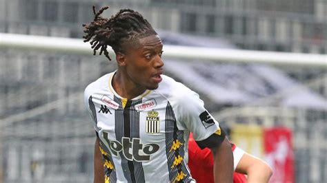 This is the match sheet of the jupiler pro league game between rsc charleroi and krc genk on mar 2, 2019. Joris Kayembe (SC Charleroi): «Pourquoi on t'arrête? Parce ...