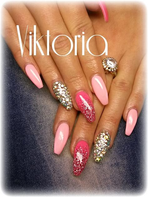 Kompletní modeláž s detailem nanášení gelu. gelove nechty - H ada Googlom | Beautiful nail designs, Nails, Nail designs