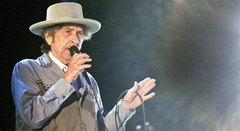 Nicht so bob dylan, doch nun bricht der musiker sein schweigen: Bob Dylan gastiert am 16. April mit Band in der Wiener ...