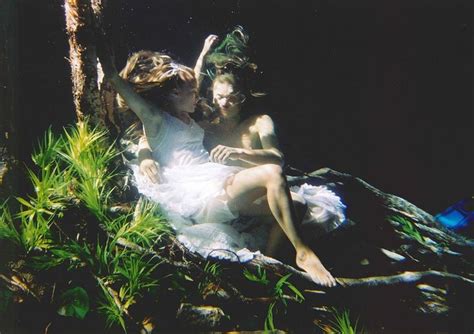 Il est connu pour les films kytice (2000). Linda Rybova and Dan Barta during shooting underwater ...