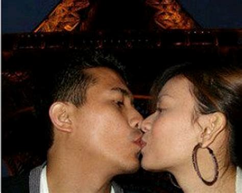 Pernampilan yang unik di dalam drama terbaru lakonan uyaina arshad iaitu love elsa yang baru sahaja ditayangkan pada. Gambar 10 Koleksi Pasangan Artis Malaysia Bercium Mulut ...