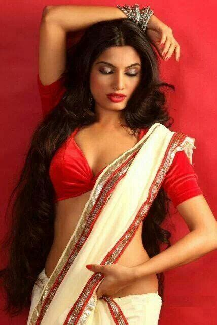 Desi hot indian girls bra panty hot photos exposed. Hot saree style | Desi Designer Dresses And sarees ...