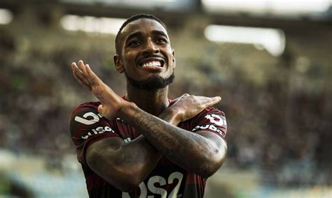 The best gifs are on giphy. Parabéns, Coringa! Gerson completa 23 anos de vida | Futebol na Veia