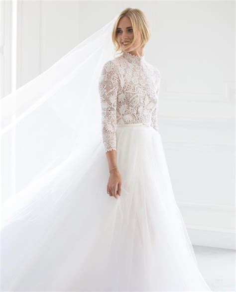 33a, date de naissance, couleur des cheveux, couleur des yeux. Chiara Ferragni wedding dress by Dior // | Kleid hochzeit ...