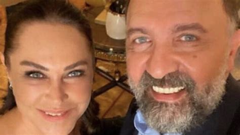 İlk görünüşte mutlu bir aile. Medya ve Magazin Haberleri - Canlı Tv Blog