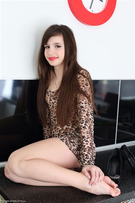 180 x 270 jpeg 13 кб. SILVER-STARLETS SARAH - LEOPARD 1 - 105P | Free hot girl pics