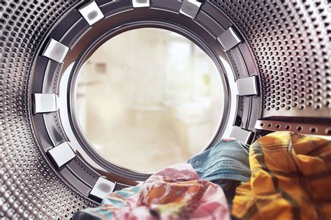 Spiegarlo sembra quasi un paradosso. Come pulire la lavatrice e disinfettarla: i rimedi casalinghi