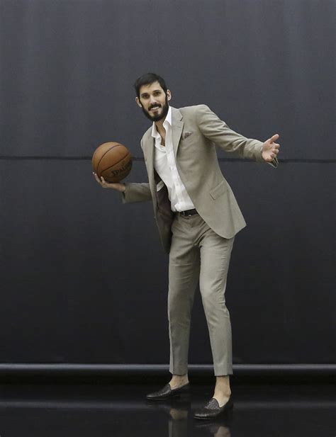 Omri moshe casspi ( hebrew: 50 היפים והנכונים: במקום ה-17 - עומרי כספי