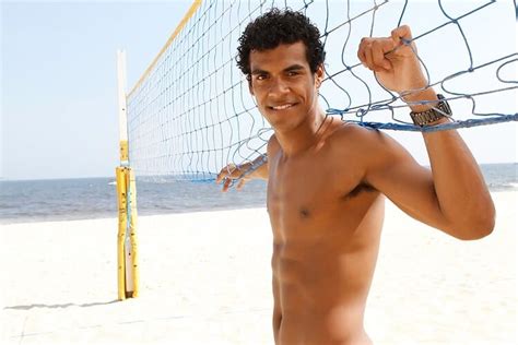 Update information for paulo sousa ». Peladões: os famosos que "vazaram" nudes na internet em 2016