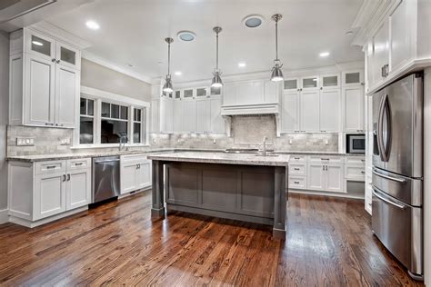 You can tweak and install hardwoods as your backsplash kitchen to make a minimalist yet modern look. 78+ Great Looking Modern Kitchen Gallery | Sinks, Islands ...