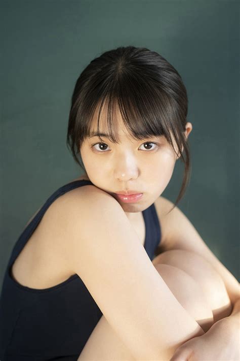 「ミスマガジン2020」菊地姫奈、現役JKのリアルな制服＆スク水姿で魅了 - モデルプレス