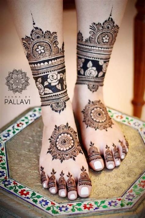 The majority of females these days, in spite of how old they are. Mehandi Design Patch Image : Prettiest Floral Mehendi ...