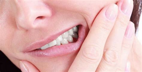 Inilah tips paling sederhana menyembuhkan cara mengobati sakit gigi berlubang besar dapat menggunakan berbagai bahan herbal yang dapat dengan cepat membantu meringankan sakit gigi. 8 Petua Hilangkan Sakit Gigi Tanpa Jumpa Doktor. Mudah ...