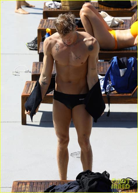 6,292,397 likes · 4,684 talking about this. Cody Simpson Looks So Hot in a Speedo! | Photo 1268598 ...