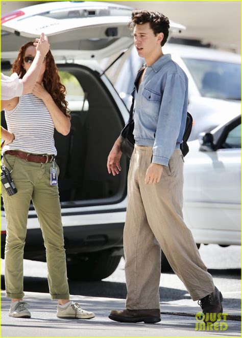 Nel 2021 interpreterà elvis presley nel biopic elvis. Austin Butler Spotted In Australia Amid Elvis Presley ...