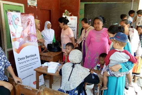 Bahasa indonesia deutsch english español français italiano polski português tiếng việt türkçe русский. Berbagi Bahagia di Kampung 'Ketawa' | Republika Online