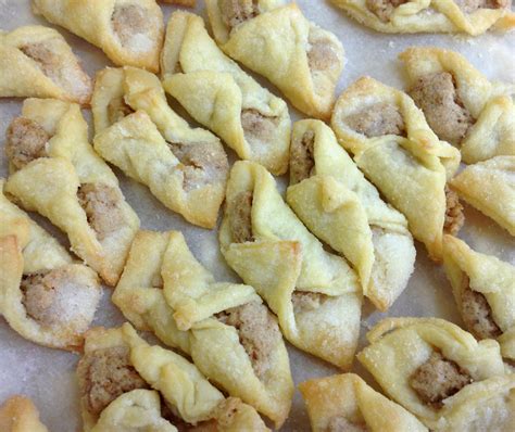 My grandmother's family did not share their kolache recipe but i wanted to make the treat i remember eating at most. Nut Kolache | Classic Bakery