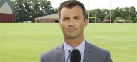 After suffering a crucial knee injury, thomas couldn't continue as a professional footballer and thus studied coaching and began his coaching career in 2000. Jeff Darlington Wiki, Age, Wife, Family, Dad, Height, Poem ...