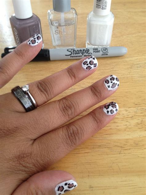 Now you can create your own designer look with nail polish and a sharpie. Sharpie art :) | Sharpie nails, Sharpie art