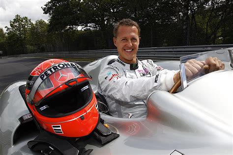 His „paddock for friends, fans and followers. Michael Schumacher' Private F1 Collection Will Go On ...