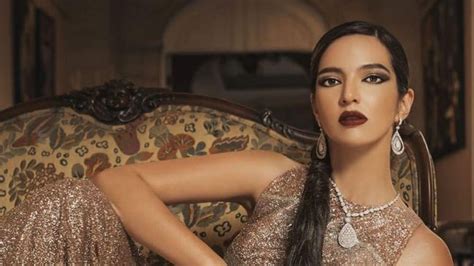 Artis nia ramadhani atau ramadhania ardiansyah bakrie dan suaminya, ardi bakrie, ditetapkan yusri menjelaskan, penangkapan dilakukan pada rabu (8/7/2021) di rumah nia ramadhani dan. Pemotretan di Rumah, Nia Ramadhani Pakai Baju dan ...