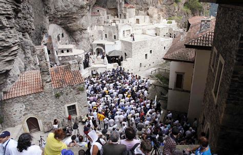 Jun 30, 2021 · ο 57χρονος νετσντέτ τσομπάν είναι ένας από τους δεκάδες τούρκους που… ζουν από την παναγία σουμελά· είναι ο λυράρης που βρίσκεται εδώ και. Νέα τουρκική πρόκληση: Απαγόρευσαν τη Θεία Λειτουργία στην ...
