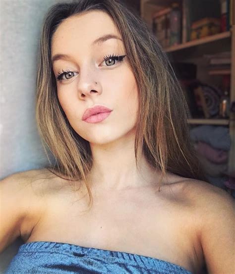 She is most widely known for her starring role of carla rosón caleruega. Los 'looks' de maquillaje de Ester Expósito ('Élite') que ...