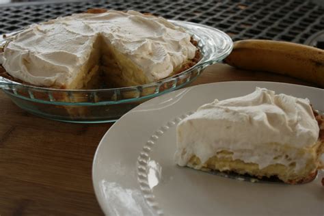 Check out their videos, sign up to chat, and join their community. Laura's Sweet Spot: Banana Cream Pie