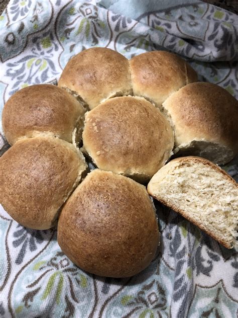 Homemade super soft and fluffy dinner rolls, but with an amazing japanese technique to make them 100x better. Jumped on the Hokkaido milk bread train. Once again my dough refused to rise, but it tasted ok ...