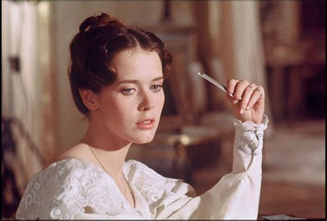 Драма, 1 ч 35 мин франция • валериан боровчик. Sylvia Kristel : alcool, drogues, cancer… la triste ...