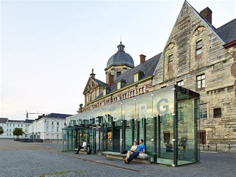 Browse 3 photos & 1 insider tips—and get there with komoot! Sint-Pietersplein Gent