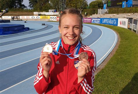 Lotta kemppinen (born 1 april 1998) is a finnish sprinter. Lotta Kemppinen on sadan metrin Suomen mestari - Lotta Kemppinen