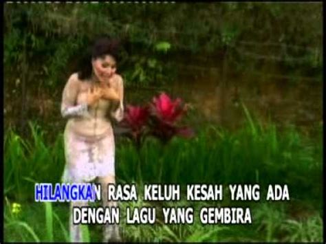 Jun 23, 2021 · kunci gitar atau chord gitar matahariku dinyanyikan agnes monica atau agnez mo, serta lirik lagu matahariku. Lirik lagu Rita Sugiarto dan video karaoke| Kumpulan ...