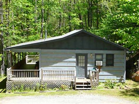 Enjoy the views of the new river and wooded surroundings. VacationRentals411.com: Cherokee, North Carolina: Crystal ...