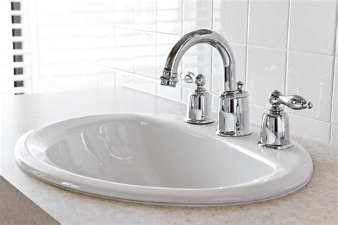 Note that since repairing a porcelain sink requires matching the porcelain sink chip repair: Denver Sink Chip Repair - Fix Chipped & Cracked Sinks | CO ...