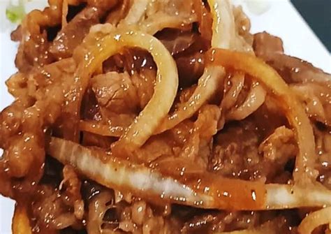 Daging sapi dan jamur shiitake yang dimasak dalam saus teriyaki yang simple dan sedap. Daging Teriyaki Yoshinoya - Yoshinoya Singapore ...