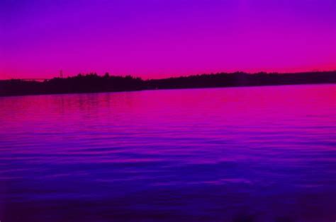 Over 40,000+ cool wallpapers to choose from. Pin by KIERRA💋 on aesthetic | Water sunset, Bi flag ...
