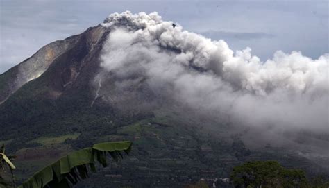 Gunung sinabung tercatat tidak pernah meletus lagi sejak tahun 1600. Gunung Sinabung di Sumatera Utara Meletus - Nasional Tempo.co