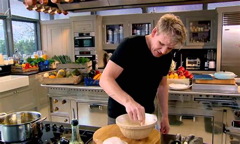 Gordon ramsay gets slammed for breaking the lockdown rules. Gordon Ramsay Pad Thai - #gordonramsay #cooking gordon ...